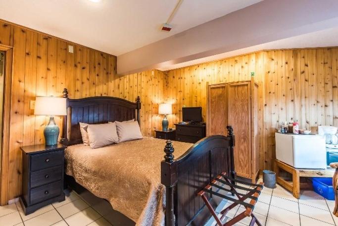 Aurora Bayside Inn Yellowknife Dış mekan fotoğraf